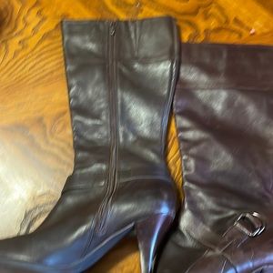 Used Nine West  wear boots